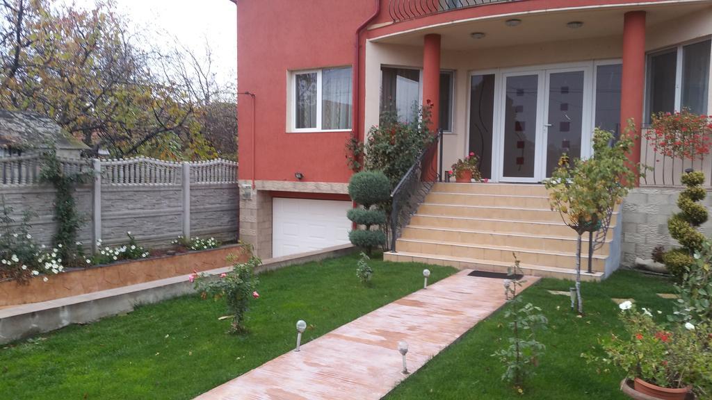 Family Pension Αράντ Εξωτερικό φωτογραφία